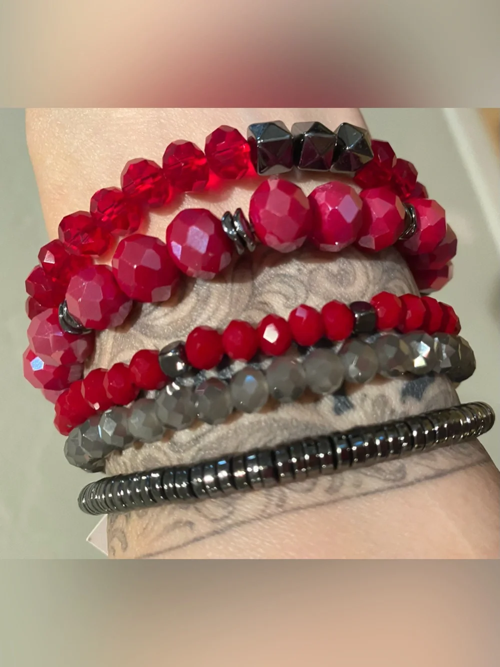 5 piece Faceted Red w/ Gray and Black Stretch Beaded Bracelet Set. NWT MSRP $59